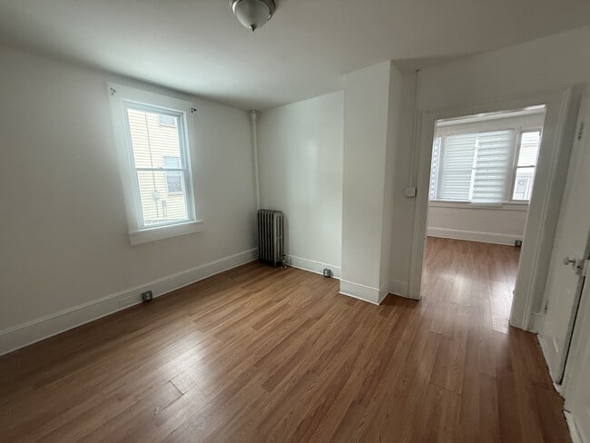 Building Photo - 417 Willow St