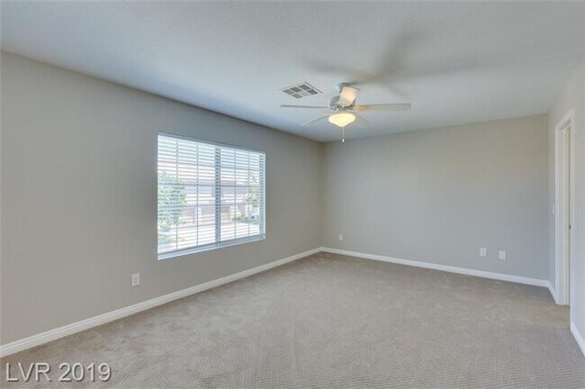 Building Photo - Charming 3-Bedroom Henderson Townhome