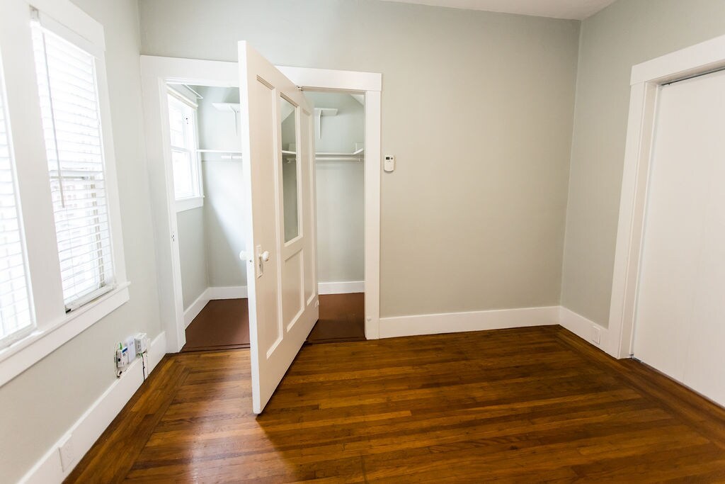 Building Photo - 2329 Parker St