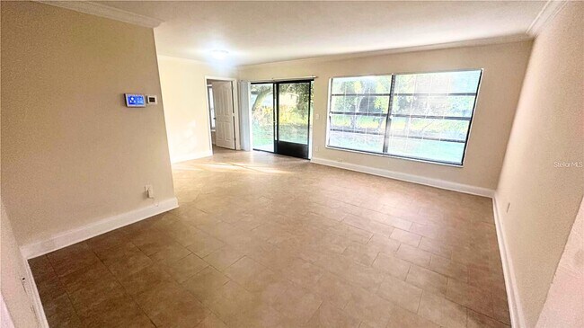 Building Photo - 3 Carriage Hill Cir