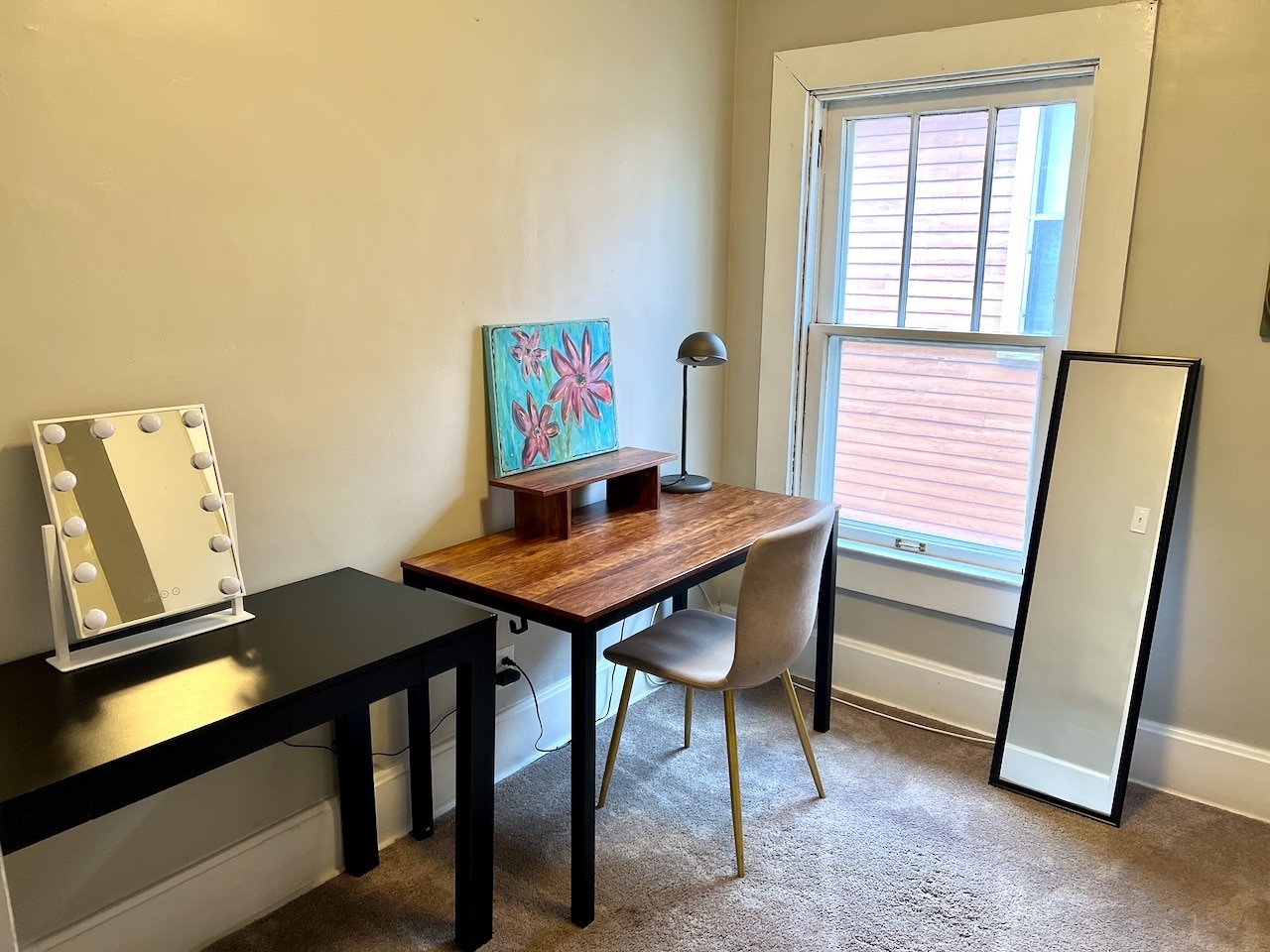 Office / Workout / Make-up/dressing room - 232 E 10th St