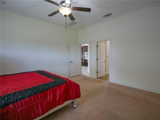 Building Photo - 305 Navigator Dr