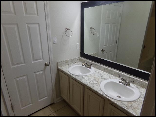 Building Photo - 13812 Hickory Glen Dr