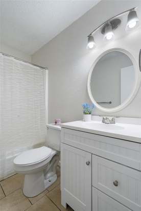 Building Photo - 2204 Silver Spur Dr