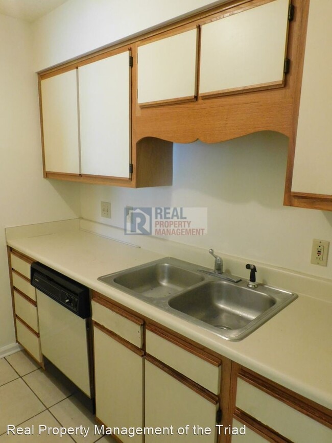 Building Photo - 2 br, 1 bath House - 515 Mystic Drive Unit A