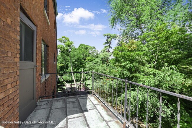 Building Photo - 11 Seaman Rd