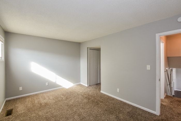 Building Photo - 2508 Greenhill Dr NW