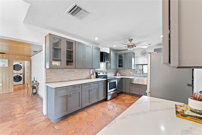 Building Photo - 1841 Buccaneer Dr