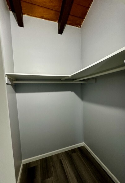 Walk-in Closet - 1551 Yale St
