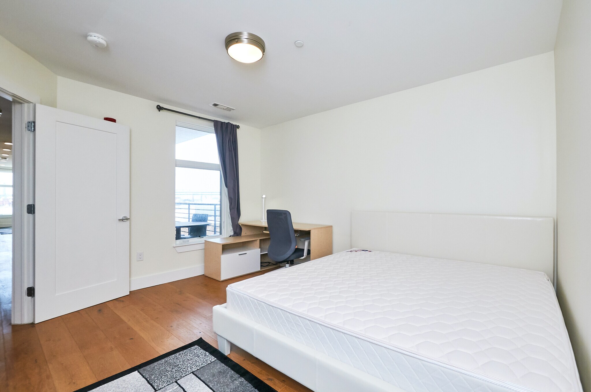 Building Photo - 250 Meridian St