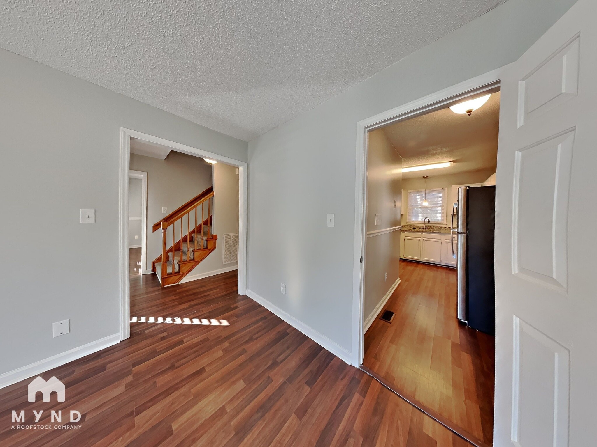 Building Photo - 904 Estelle Ct
