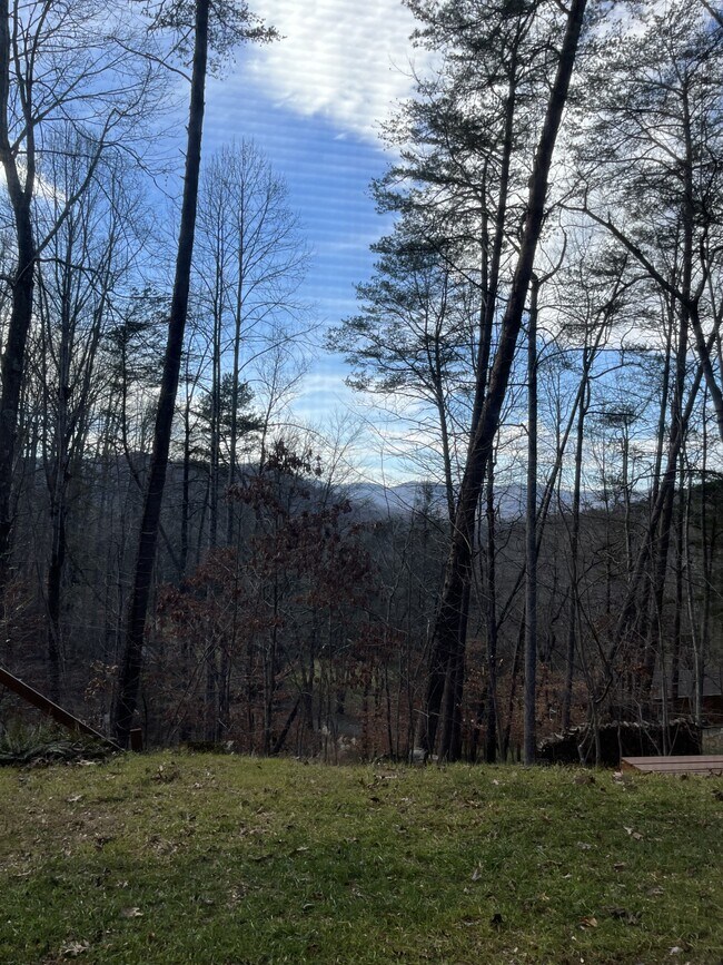 Building Photo - 51 Buck Spgs Acrs