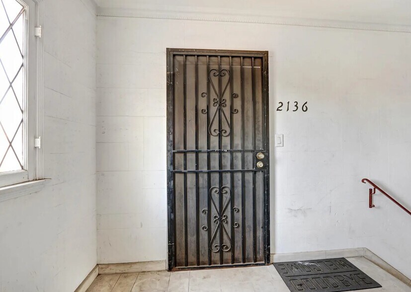 Building Photo - 2136 7th Ave