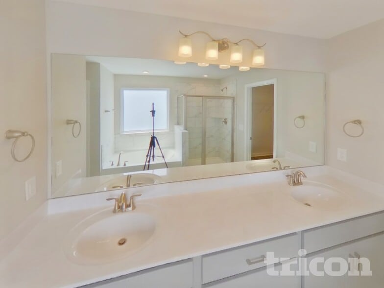 Building Photo - 323 Disley Way