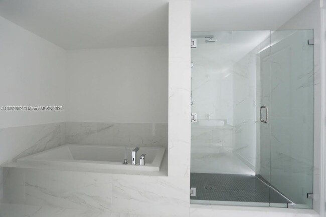 Building Photo - 400 Sunny Isles Blvd