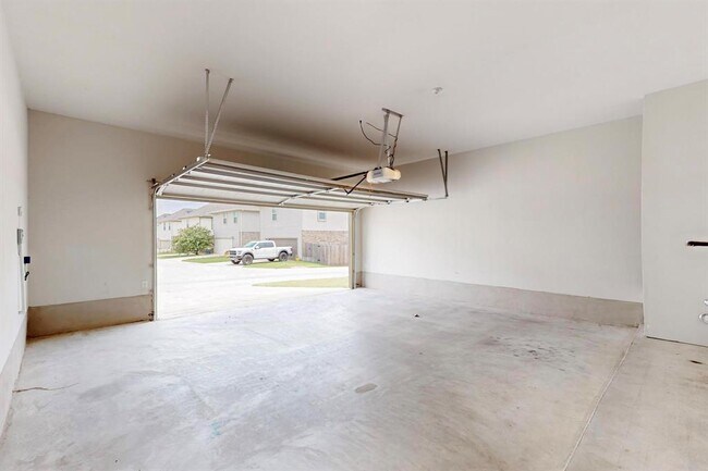 Building Photo - 2908 Harvester Ln