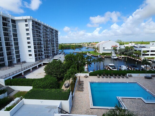 Building Photo - 4748 S Ocean Blvd