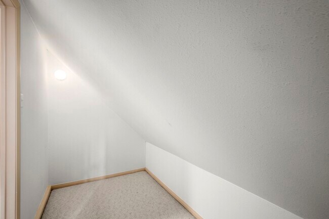 Building Photo - 14151 Buckingham Ln