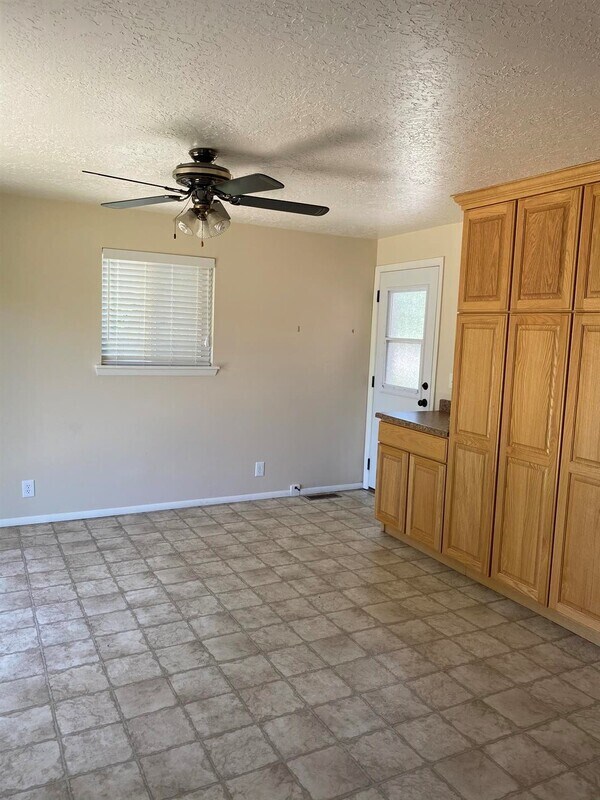 Building Photo - 524 W 700 S