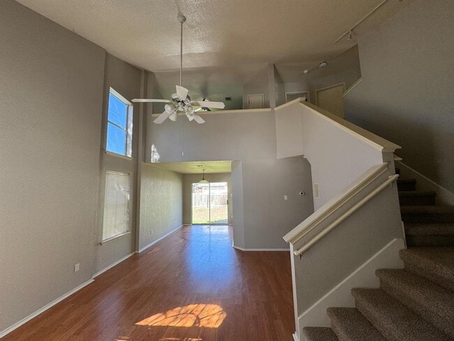 Building Photo - 8901 Vigen Cir