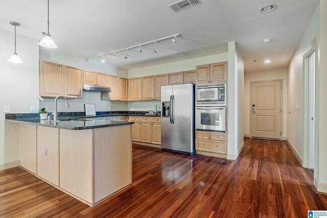 Building Photo - 2024 2nd Ave N