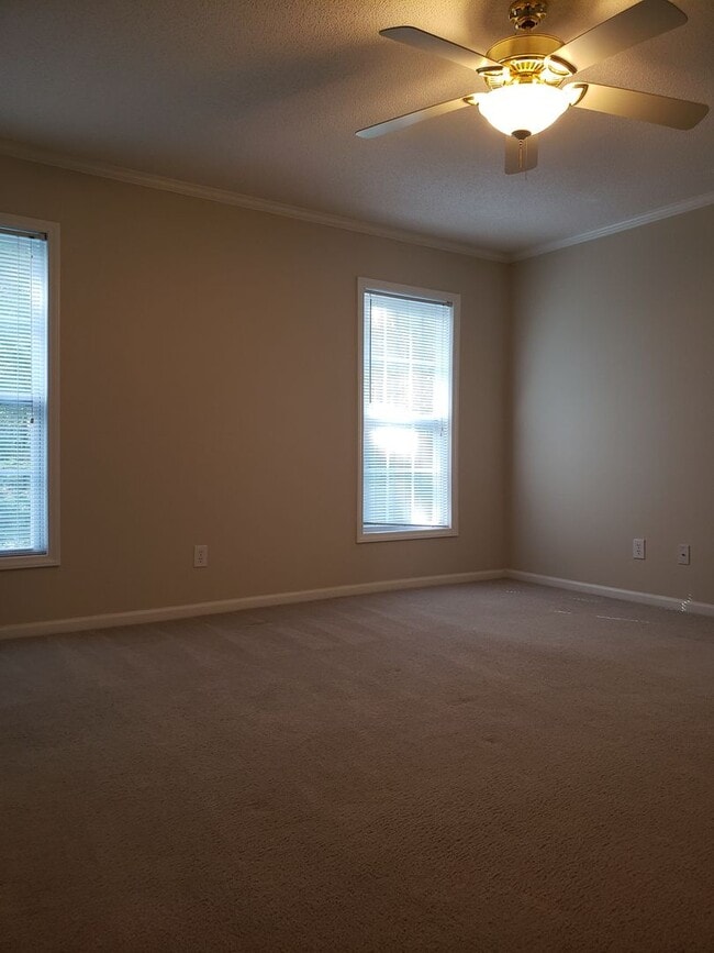 Building Photo - 2-bedroom, 2.5 bathroom townhome