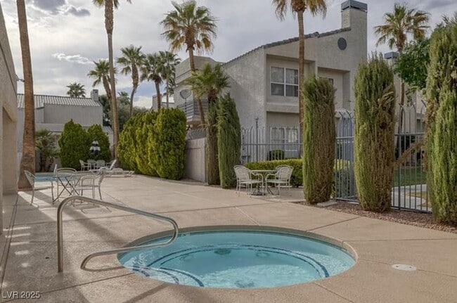 Building Photo - 6250 W Flamingo Rd