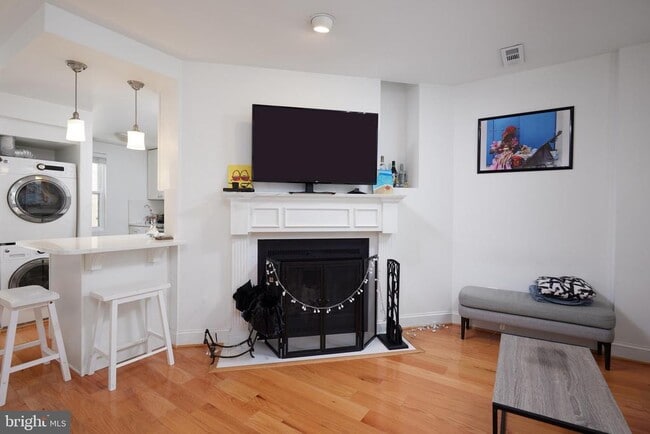 Building Photo - 1124 25th St NW