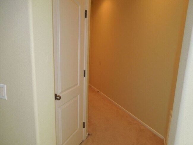 Building Photo - 39288 Half Moon Cir