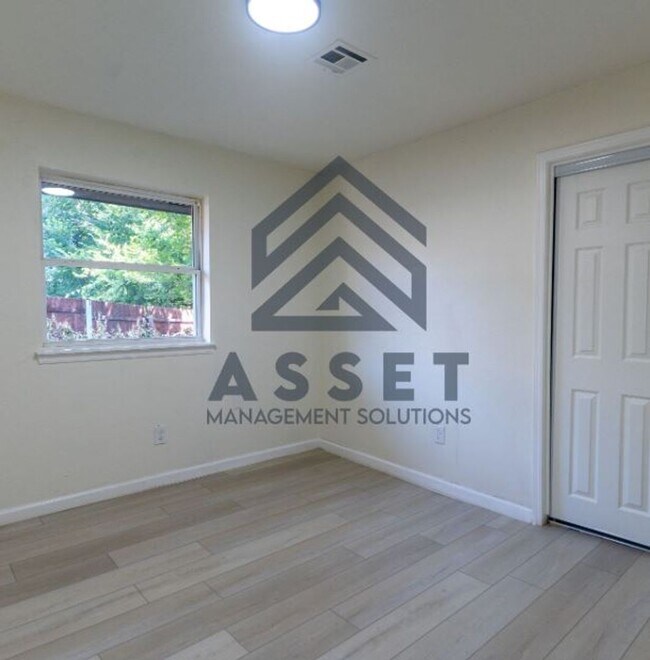 Building Photo - 801 Cogswell Cir