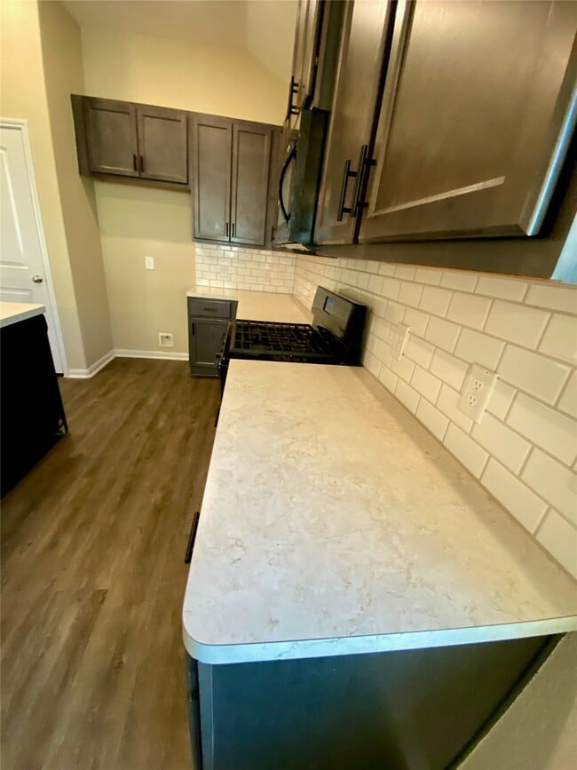 Building Photo - 15609 All Star Dr