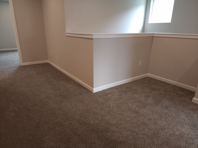 Building Photo - 15717 View Dr Ct SE