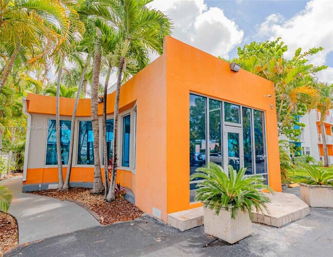 Building Photo - 4335 NW S Tamiami Canal Dr