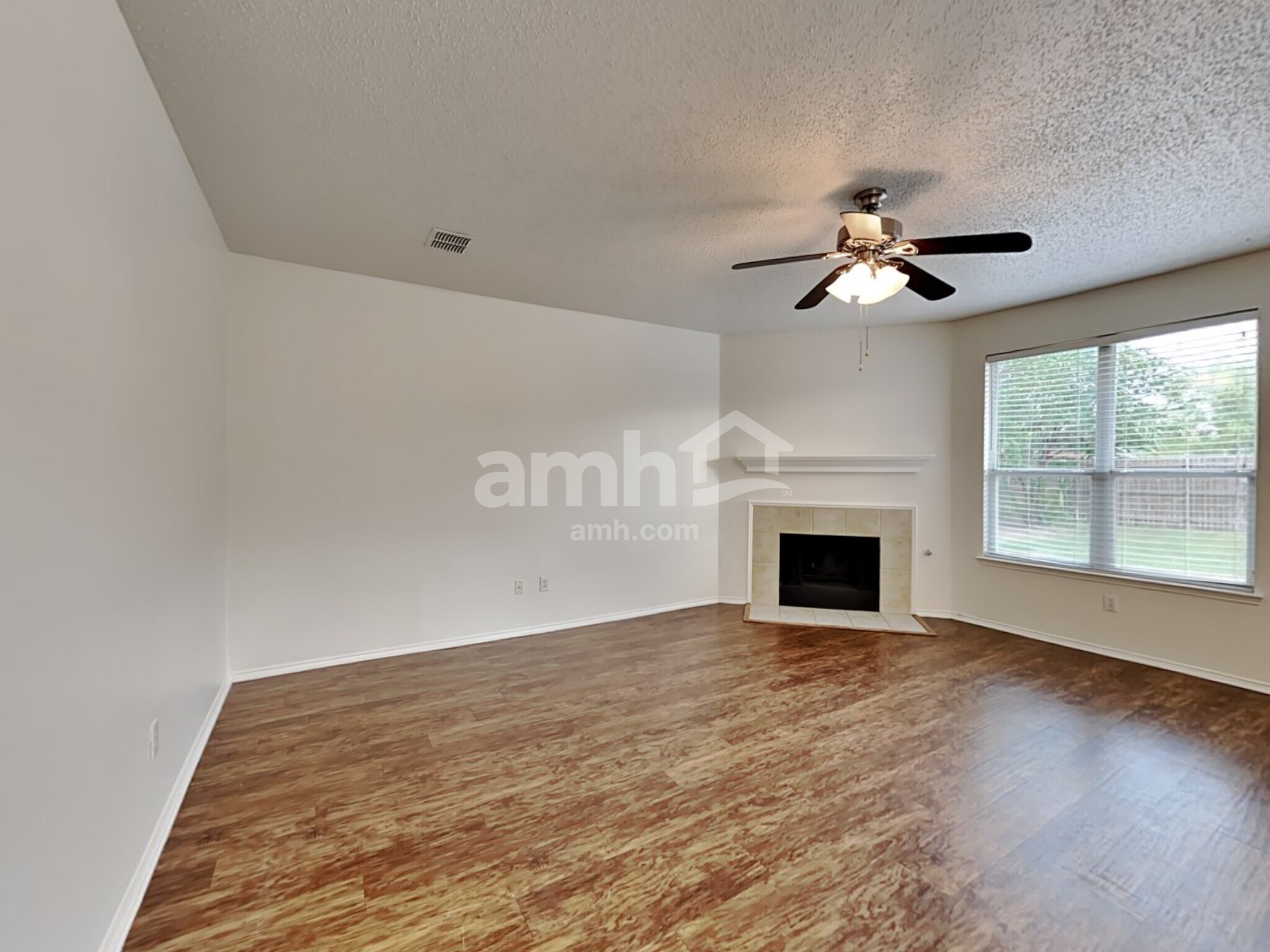 Building Photo - 2863 Deer Ridge Dr