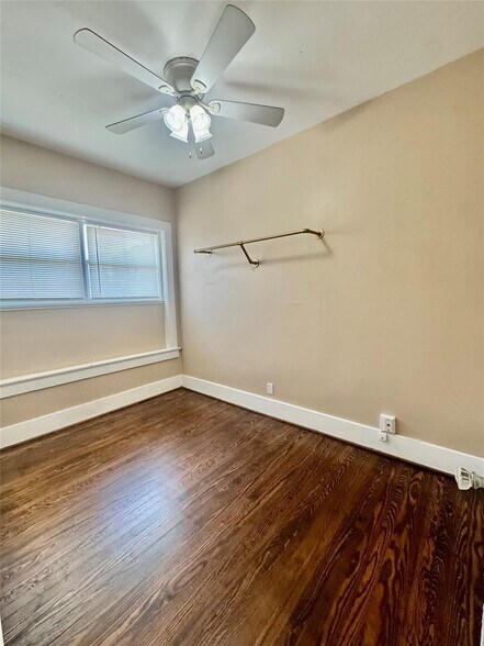 Building Photo - 2010 Crocker St