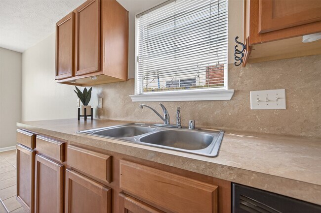 Building Photo - 24519 Cypresspark Glen Ln