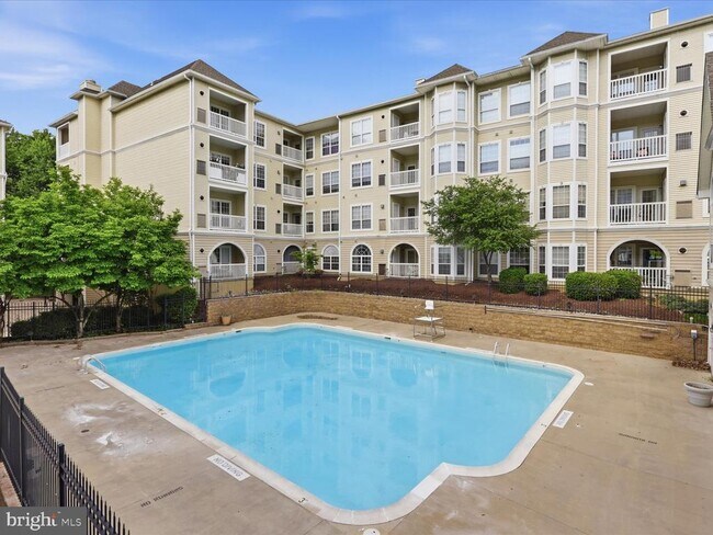 Building Photo - 4560 Strutfield Ln