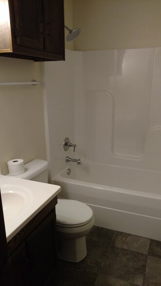 Building Photo - 125 Debra Ln