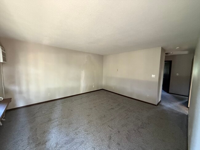 Building Photo - 1820 Oliver Ct