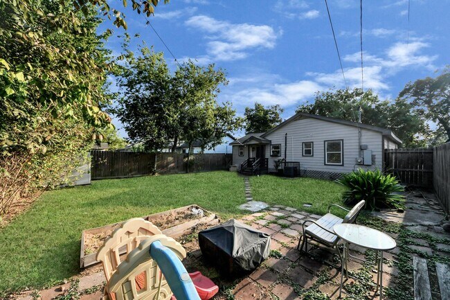 Building Photo - 7032 Conley St