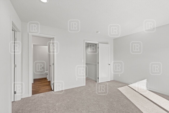 Building Photo - 212 S Woodlawn Rd