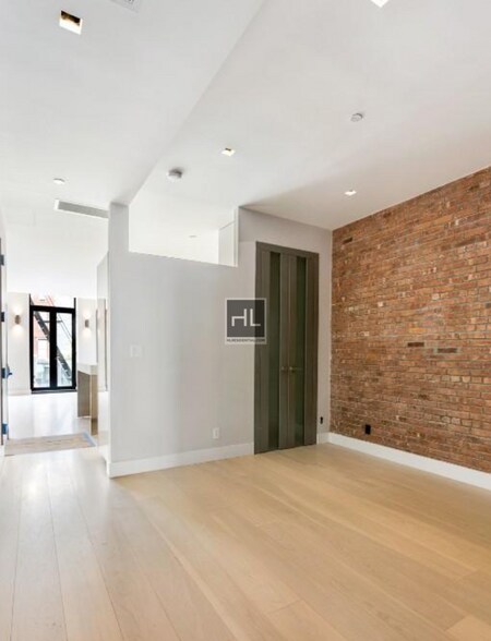 Building Photo - Bowery