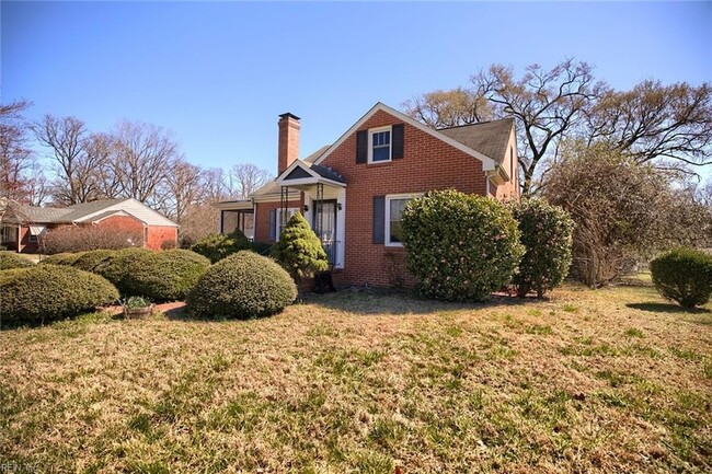 Building Photo - 7439 Lewis Ave