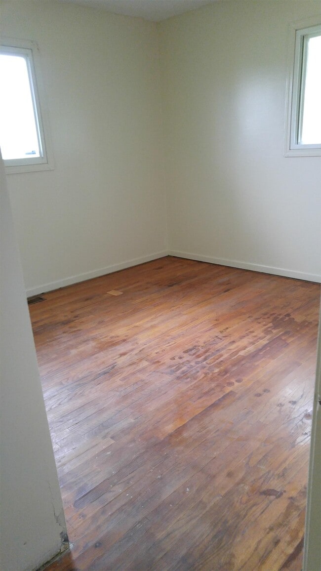 Building Photo - 4811 Forest Ave