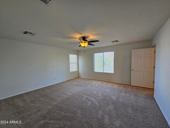 Building Photo - 3538 E Carla Vista Dr