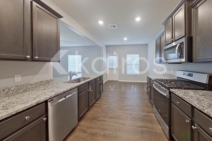 Building Photo - 825 NW 4th St