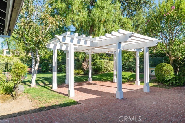 Building Photo - 5054 Encino Ave