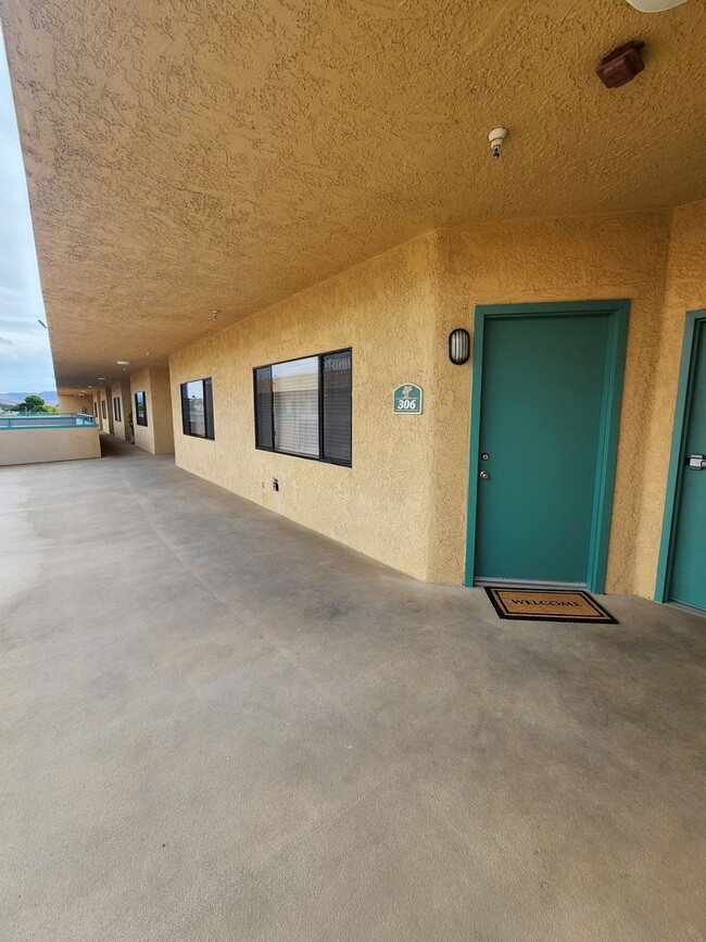 Building Photo - Ocean View Corner Apartment with Private Deck