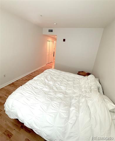 Building Photo - 2700 E Cherry Creek S Dr