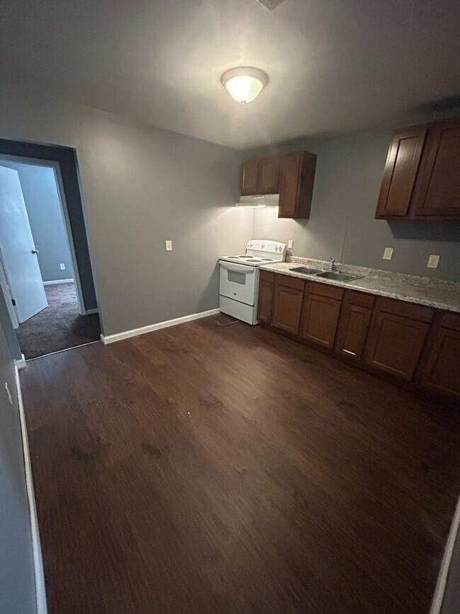 Building Photo - 3503 Falling Springs Rd